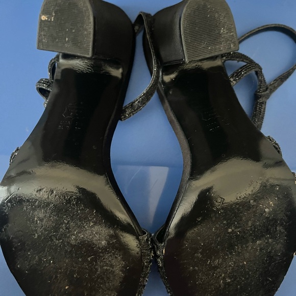 Black high heels - Picture 5 of 6